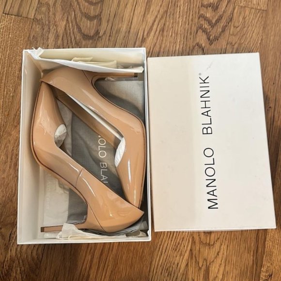 Manolo Blahnik Shoes - Manolo Blahnik Nude Patent Leather Heels